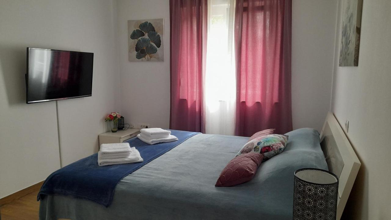 Apartments & Room Danijel Pinezići Extérieur photo