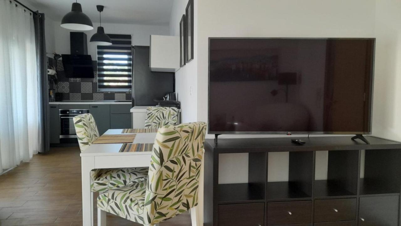 Apartments & Room Danijel Pinezići Extérieur photo