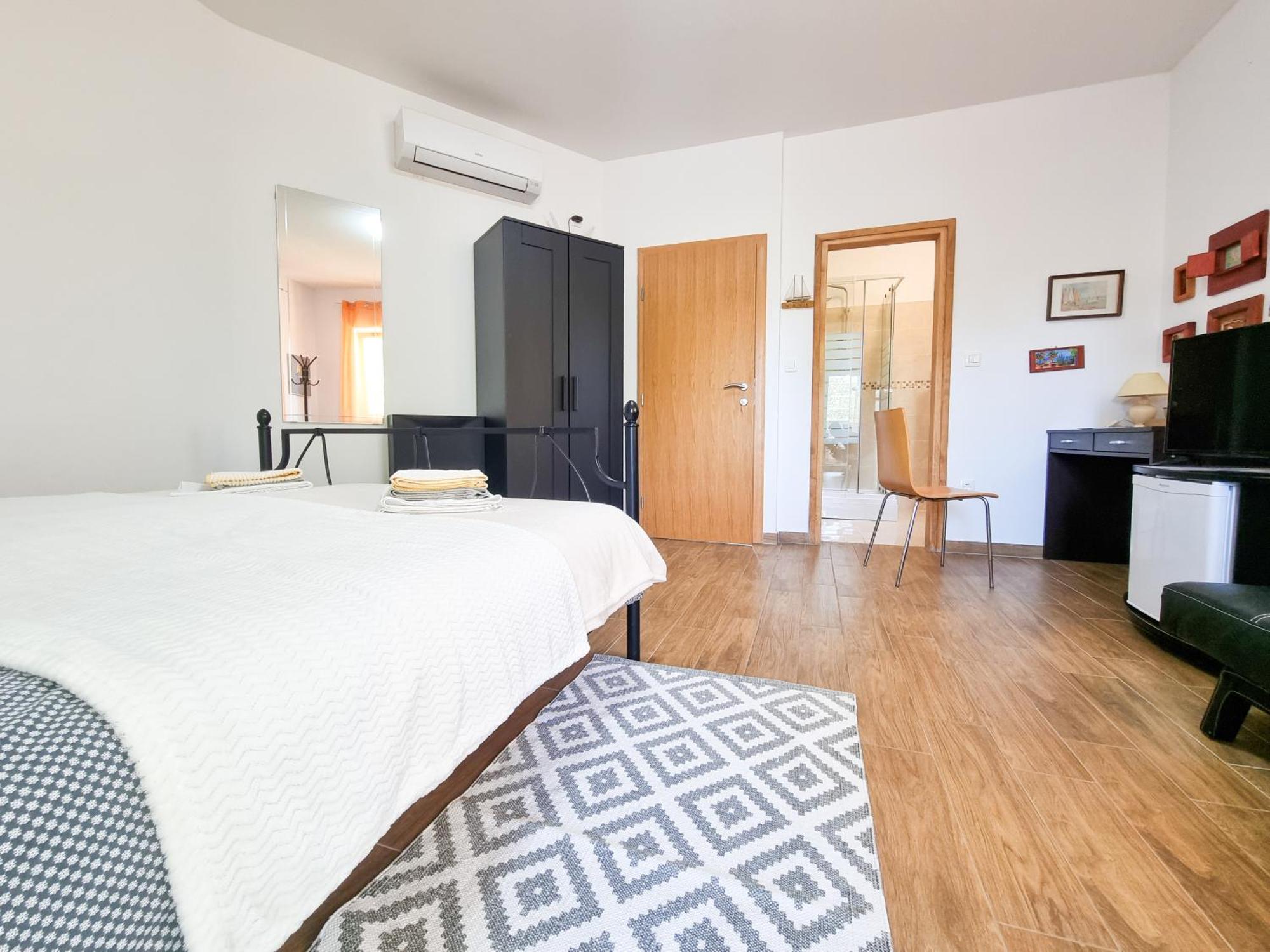 Apartments & Room Danijel Pinezići Extérieur photo